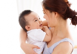 如何判斷母乳不足？